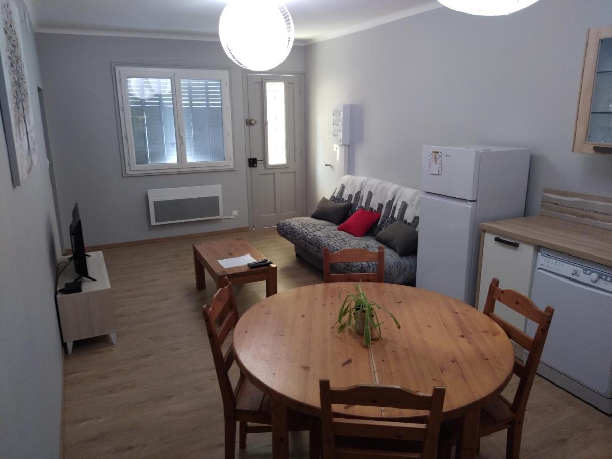 Saint-Just  Maison De Village Confortable Entierement Renovee מראה חיצוני תמונה